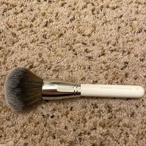 Morphe powder brush